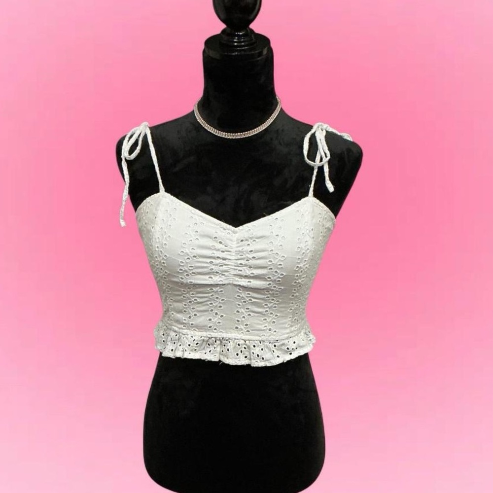 💕Hollister White Eyelet Tie-Strap Crop Top